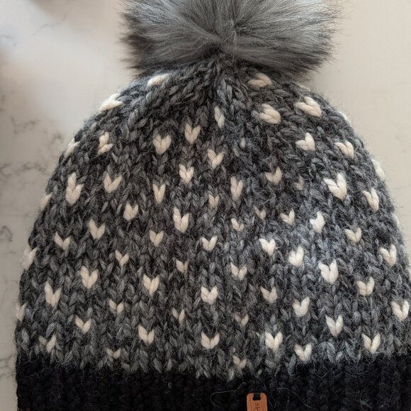 Oversized Handmade Warm Winter Hat - Picture 1 of 5